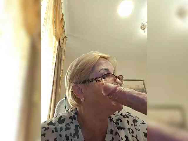 KarinkaSweet webcam