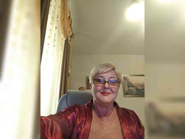 KarinkaSweet webcam