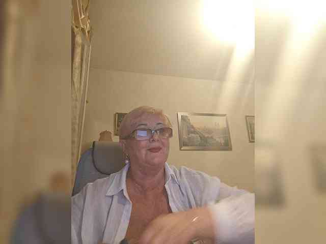 KarinkaSweet webcam