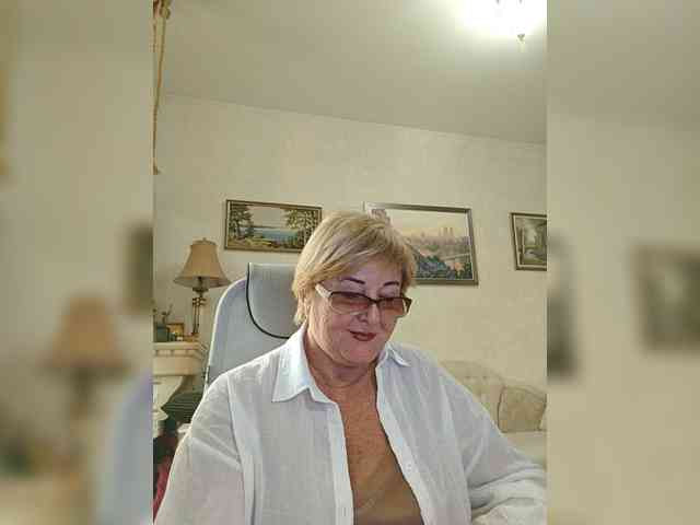 KarinkaSweet webcam