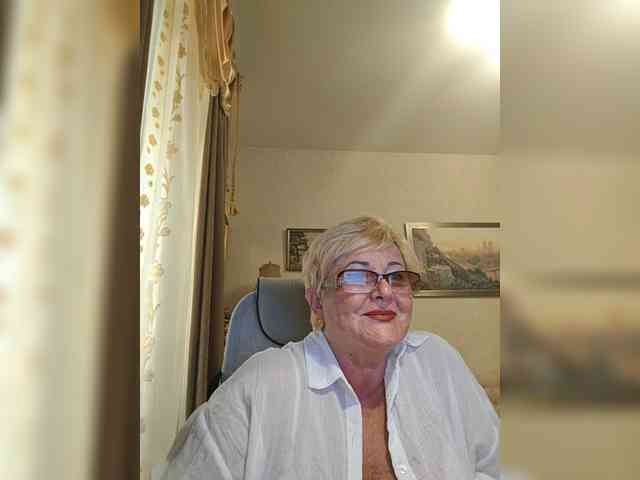 KarinkaSweet webcam