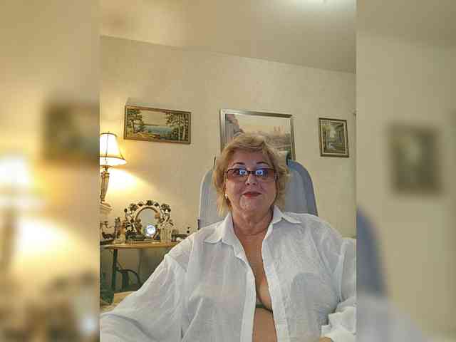 KarinkaSweet webcam