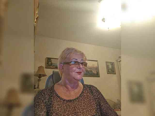 KarinkaSweet webcam