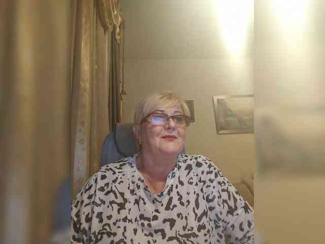 KarinkaSweet webcam