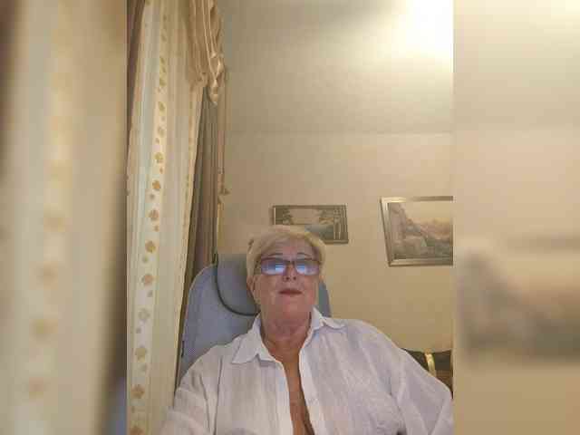 Model: KarinkaSweet