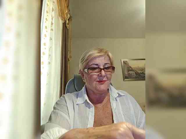 KarinkaSweet webcam