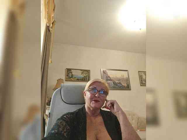KarinkaSweet webcam