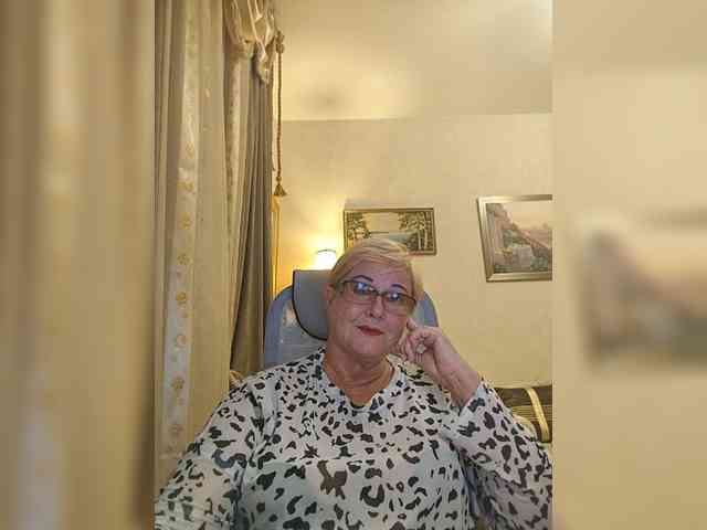 KarinkaSweet webcam