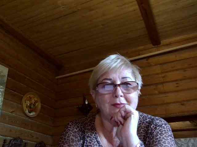 KarinkaSweet live female cam on bongacams