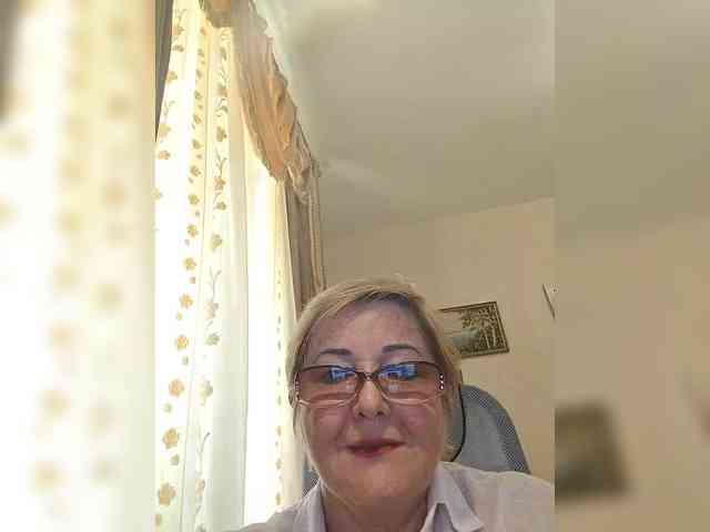 KarinkaSweet webcam