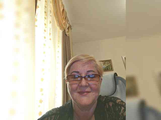 KarinkaSweet webcam