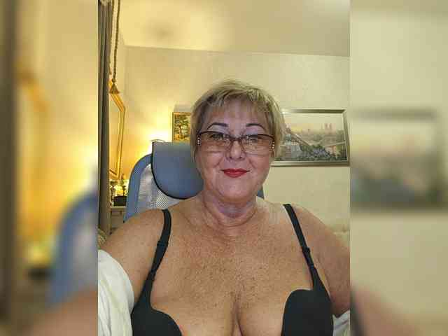 KarinkaSweet webcam