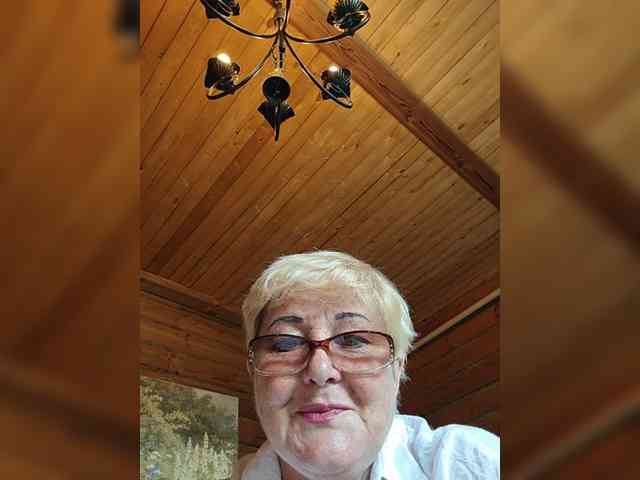 KarinkaSweet webcam