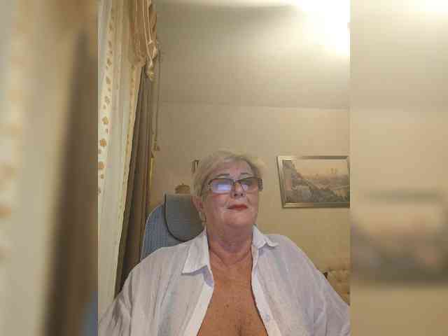 KarinkaSweet webcam
