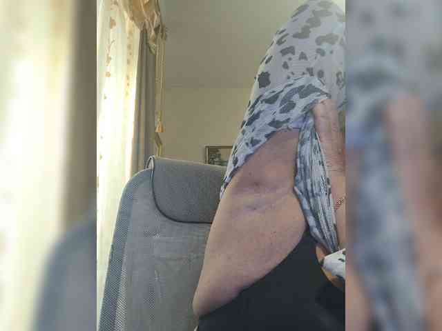 KarinkaSweet webcam