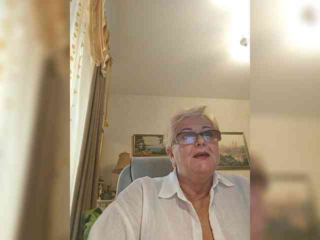 KarinkaSweet webcam