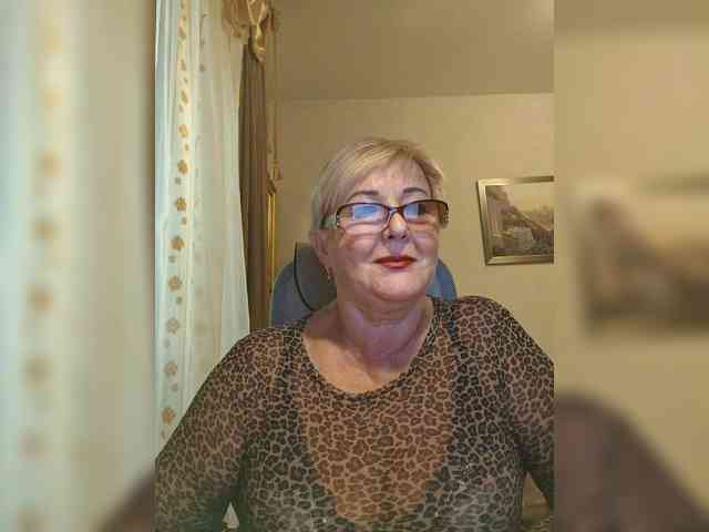 KarinkaSweet webcam