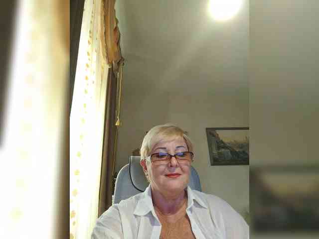 KarinkaSweet webcam
