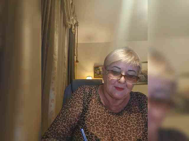 KarinkaSweet webcam