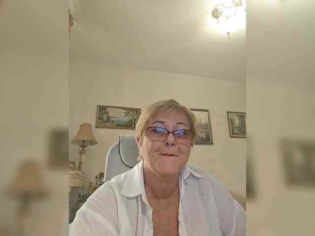 KarinkaSweet webcam