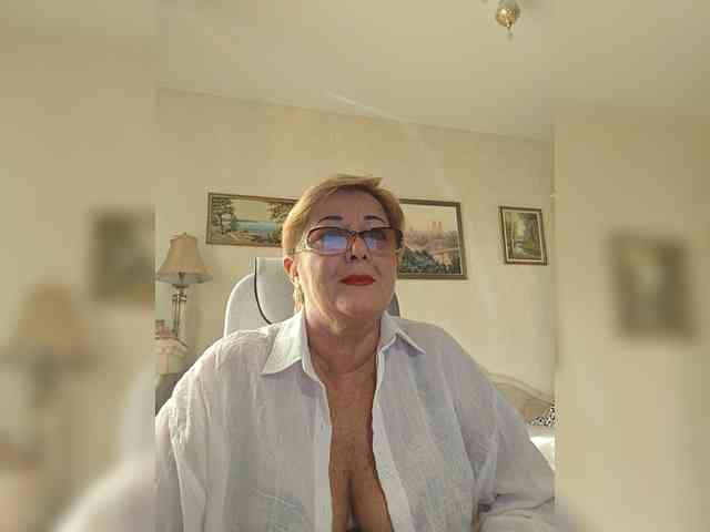 KarinkaSweet webcam