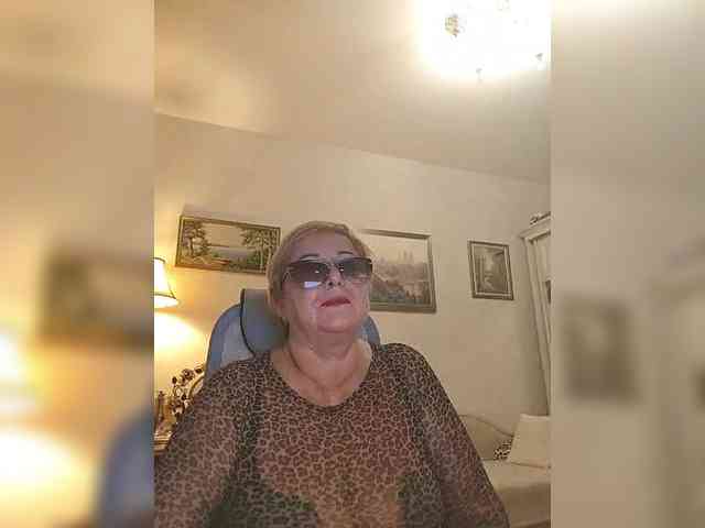 KarinkaSweet webcam