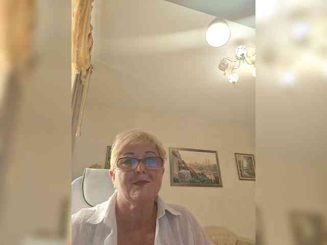 KarinkaSweet webcam