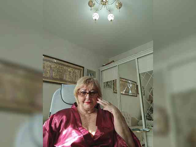 KarinkaSweet webcam