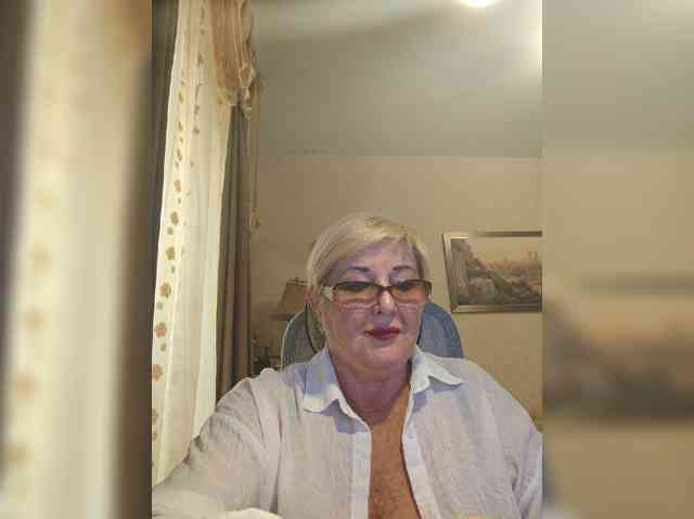 KarinkaSweet webcam