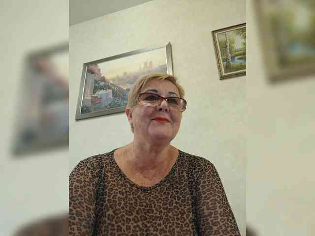 KarinkaSweet webcam