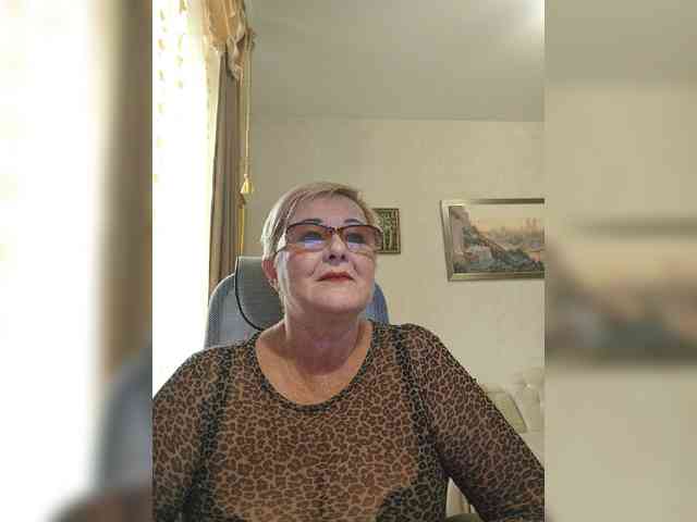 KarinkaSweet webcam