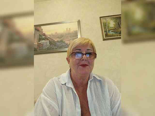 KarinkaSweet webcam