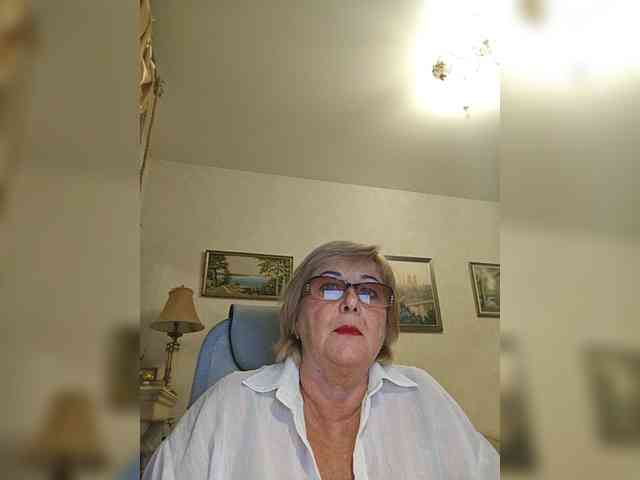 KarinkaSweet webcam