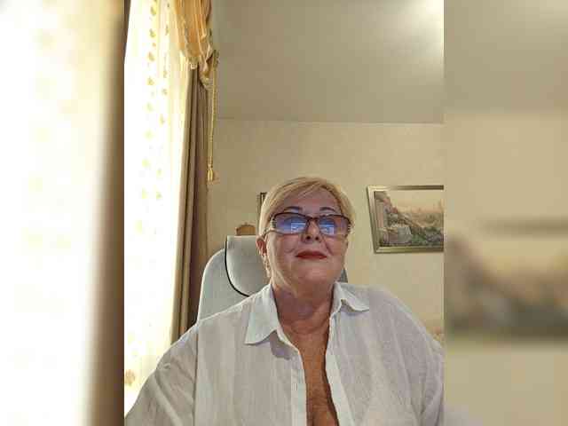KarinkaSweet webcam