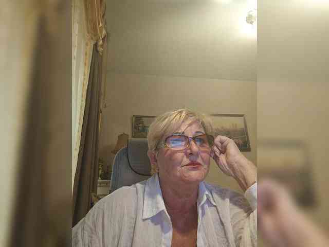 KarinkaSweet webcam