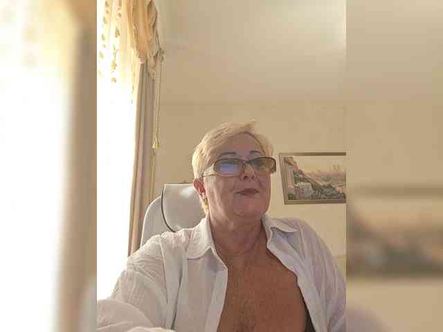 KarinkaSweet webcam