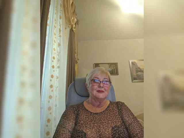 KarinkaSweet webcam