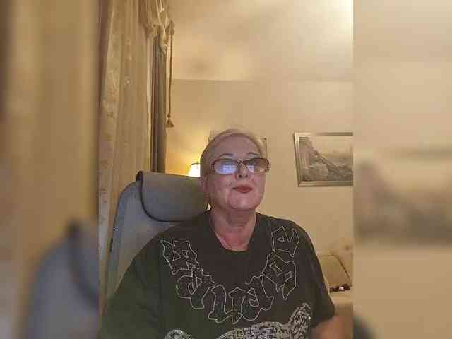 KarinkaSweet webcam