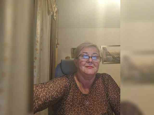KarinkaSweet webcam