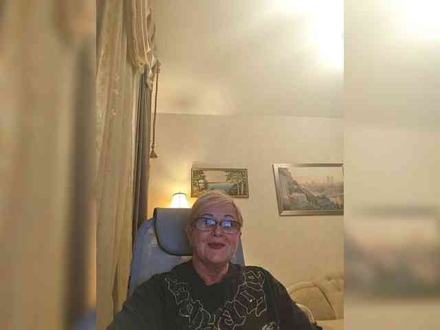 KarinkaSweet webcam
