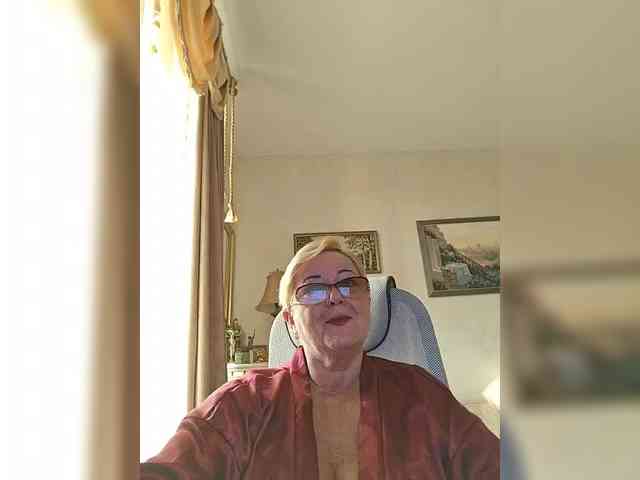 KarinkaSweet webcam