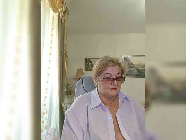 KarinkaSweet webcam