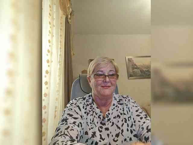 KarinkaSweet webcam