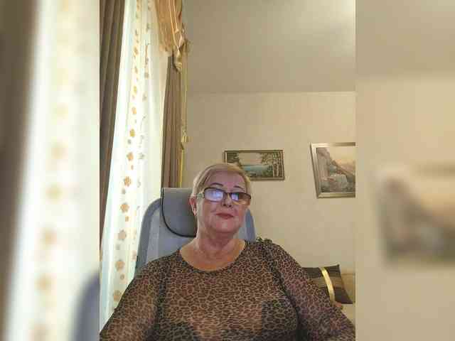 KarinkaSweet webcam