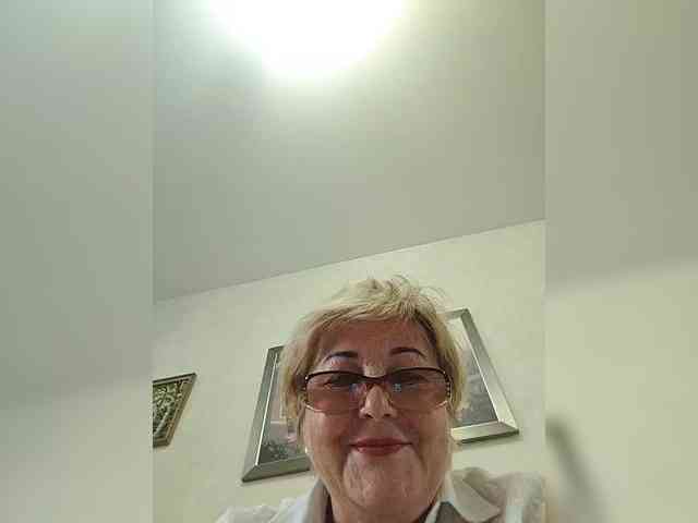 KarinkaSweet webcam