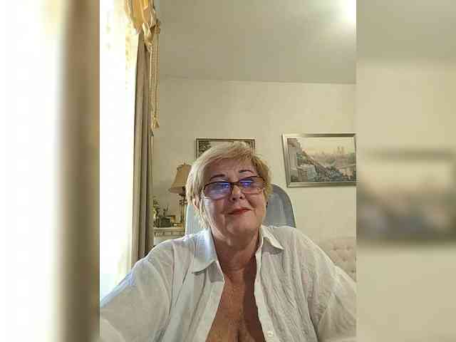 KarinkaSweet webcam
