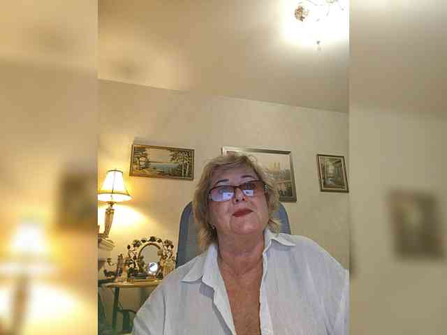 KarinkaSweet webcam