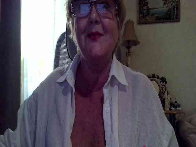 KarinkaSweet webcam