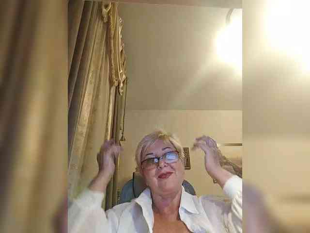 KarinkaSweet webcam