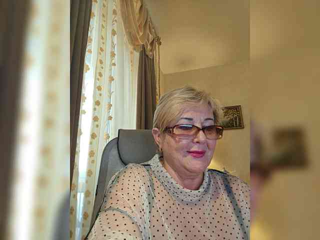 KarinkaSweet webcam